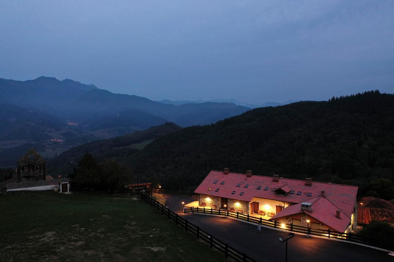 Apartamentos Los Picos De Europa Colio Exterior foto